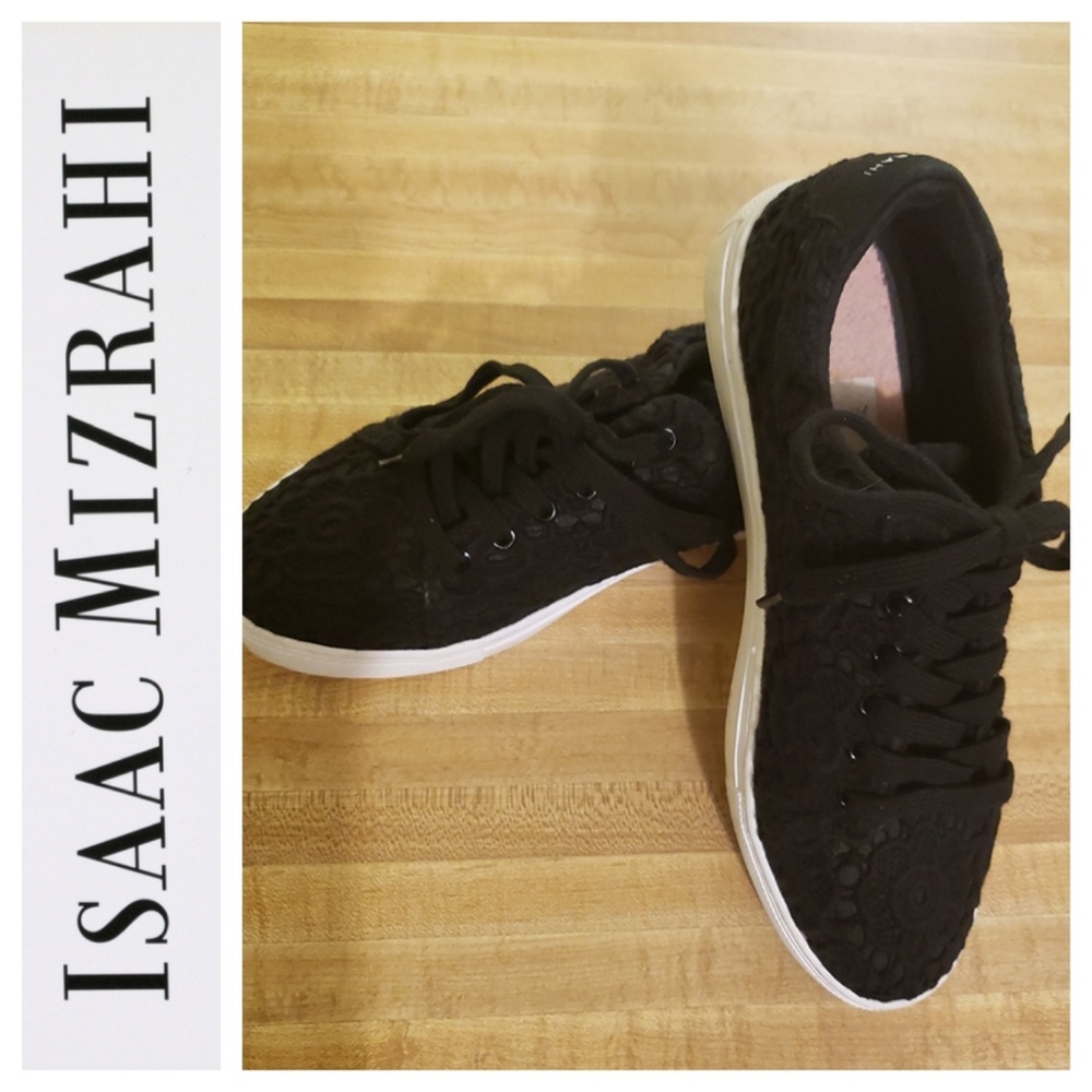 Isaac Mizrahi, Black Lacey Snk-Flats, 9, Like New